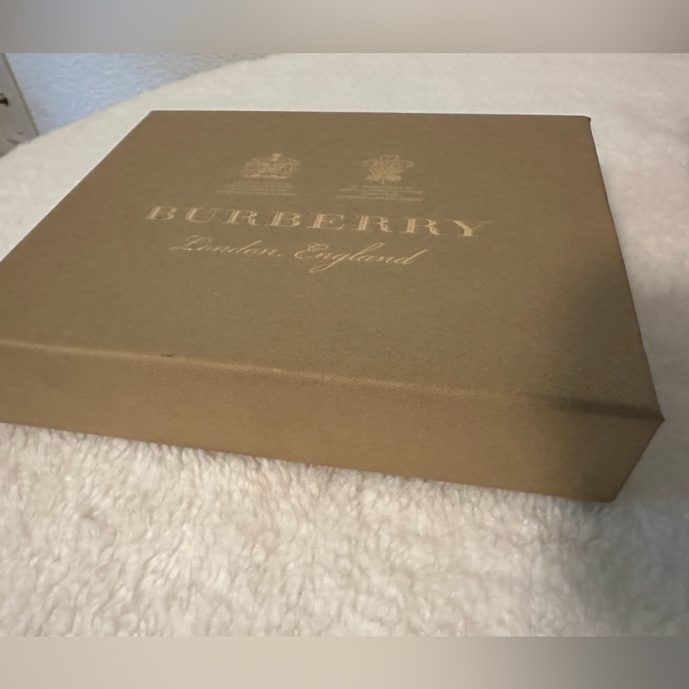 Burberry Wallet BOX and DUST BAG - Picture 7 of 9